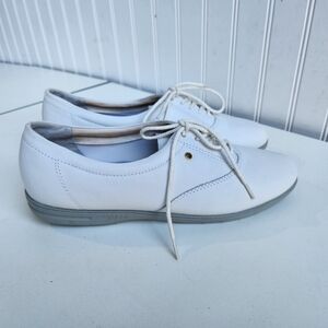 Easy Spirit Anti-Gravity AP1 White Walking Shoe- US Women Size 9 W